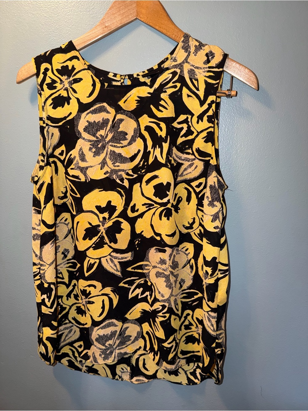 Who What Wear Yellow and Black Floral Sleeveless Camisole